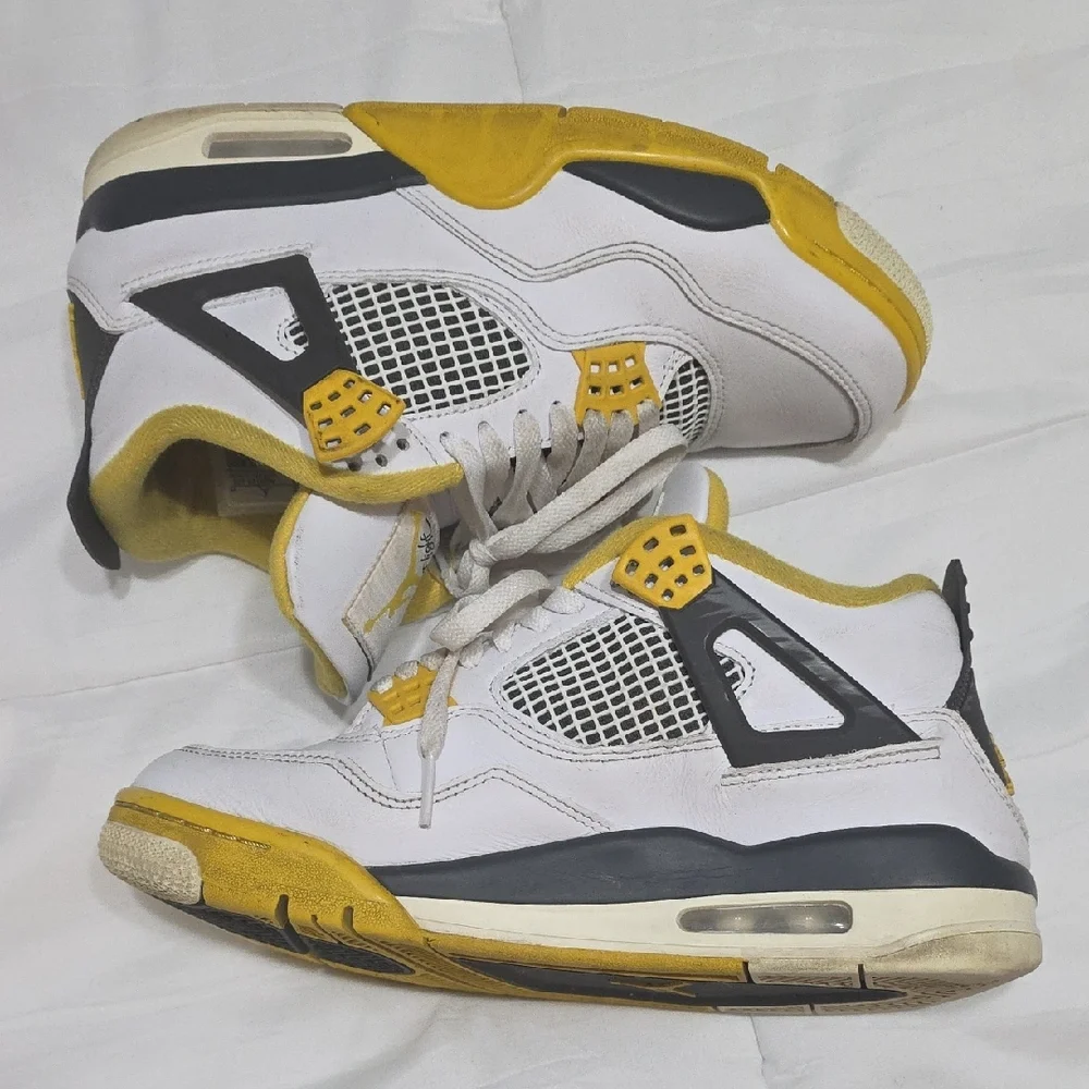 Jordan Vivid Sulfer 4 White and Yellow Sneakers Sz 9.5 - Picture 3 of 4